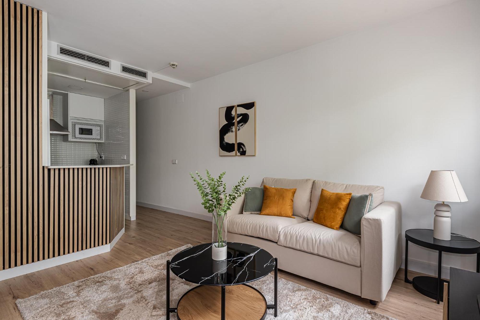Queens Serrano Apartment *